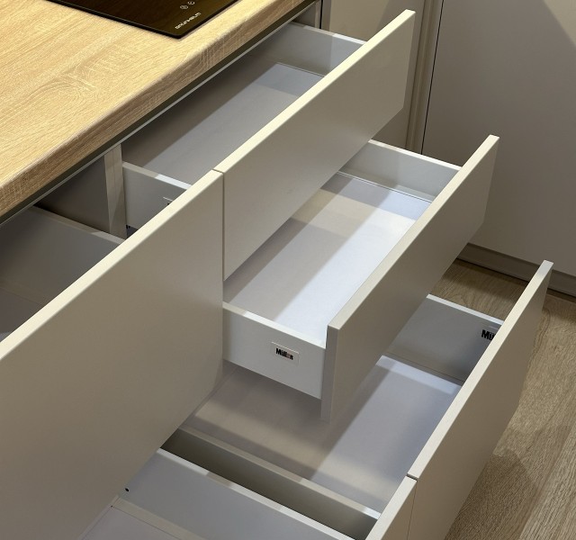 Кухня Брікс 24